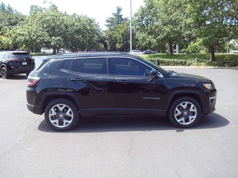Used 2017 Jeep Compass Limited w/ Navigation Group AWD/4WD image 6