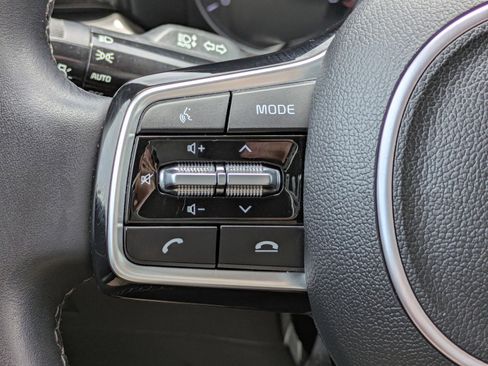 Certified 2022 Kia Sorento S FWD image 19
