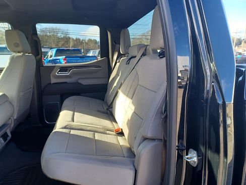 Used 2025 Chevrolet Silverado 1500 LT image 16