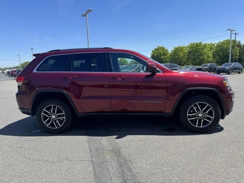 Used 2018 Jeep Grand Cherokee Laredo image 8