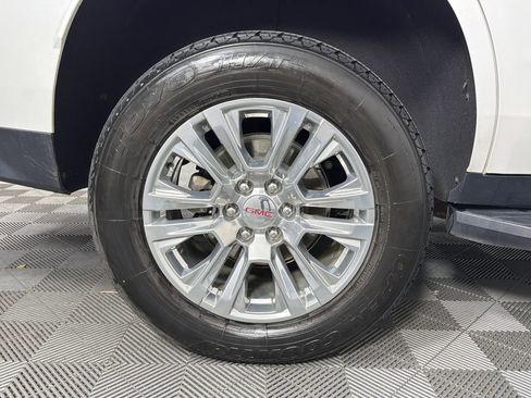 Used 2023 GMC Yukon Denali w/ Advanced Technology Package image 18