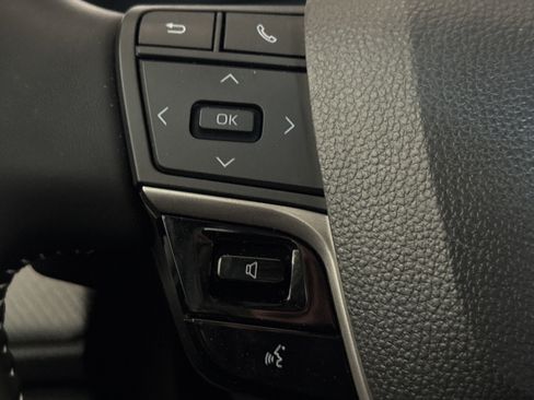 Used 2025 Toyota Camry SE w/ Multimedia Upgrade Package image 18