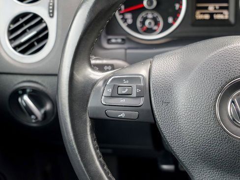 Used 2018 Volkswagen Tiguan Limited w/ Premium Package image 40