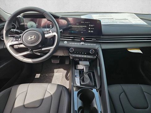 New 2026 Hyundai Elantra Limited FWD image 11