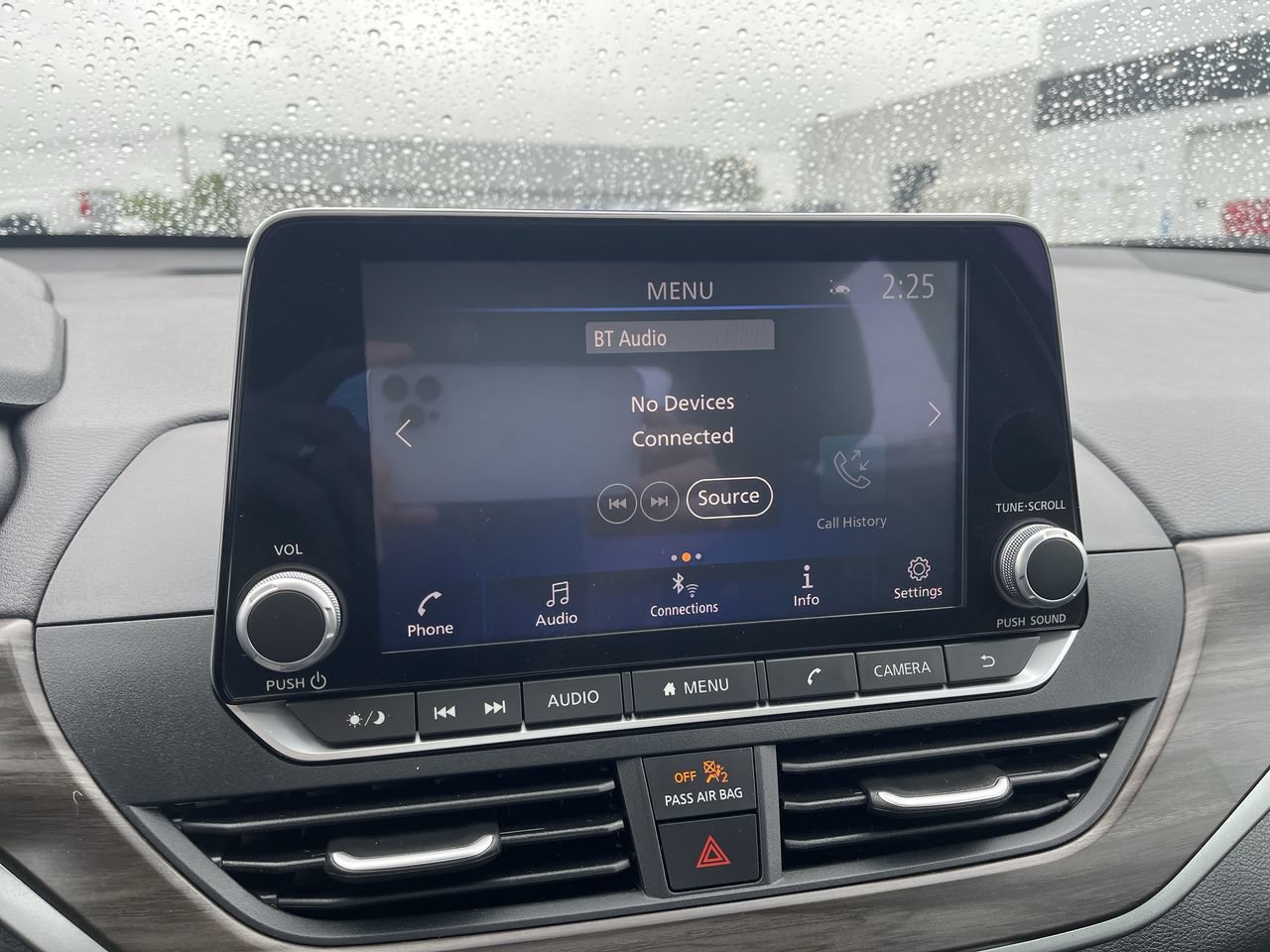 Used 2025 Nissan Altima 2.5 SV FWD image 13