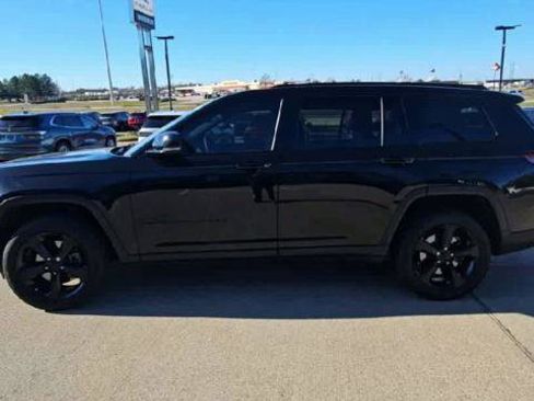 Used 2025 Jeep Grand Cherokee L Limited w/ Black Appearance Package image 5