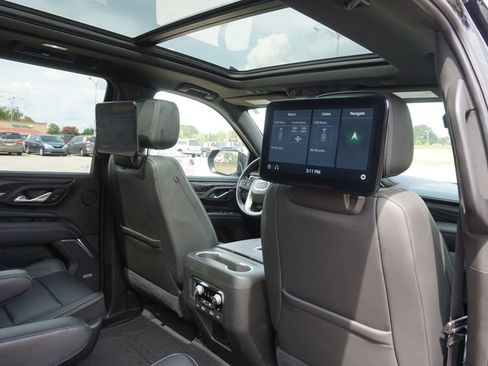 Used 2021 GMC Yukon Denali w/ Denali Premium Package image 33