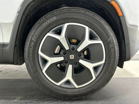 Used 2024 Rivian R1S Adventure AWD/4WD image 11