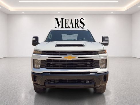 Used 2024 Chevrolet Silverado 2500 Custom w/ Custom Value Package AWD/4WD image 8