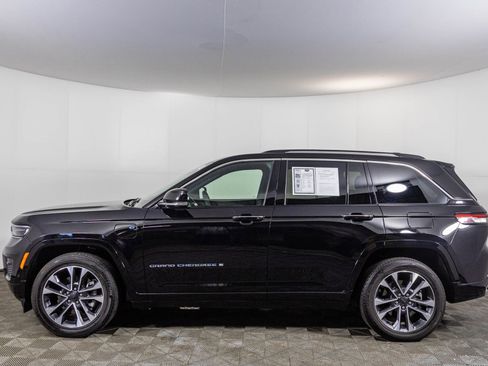 Used 2024 Jeep Grand Cherokee Overland w/ Luxury Tech Group IV AWD/4WD image 24