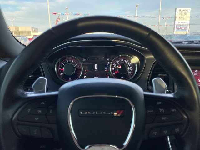Used 2016 Dodge Challenger R/T RWD image 25