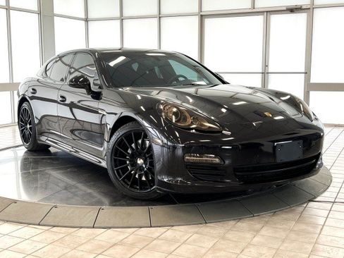 Used 2013 Porsche Panamera 4 image 1