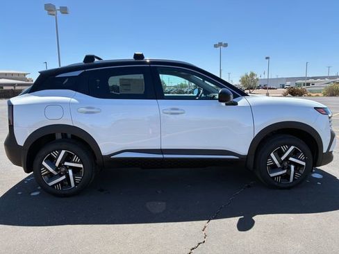 New 2026 Nissan Kicks SV w/ Cold Weather Package FWD image 7