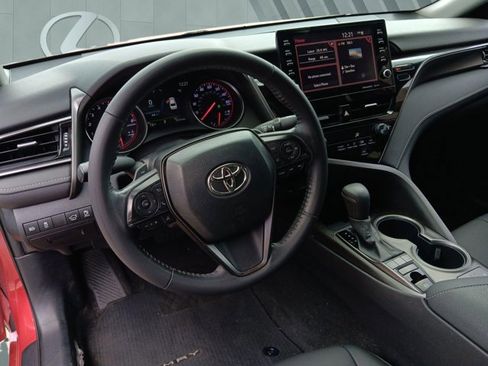 Used 2022 Toyota Camry XSE image 9