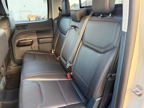 Used 2025 Ford Maverick Lariat w/ Black Appearance Package AWD/4WD image 16