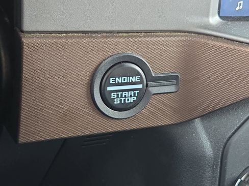 Used 2023 Ford Bronco Outer Banks image 17