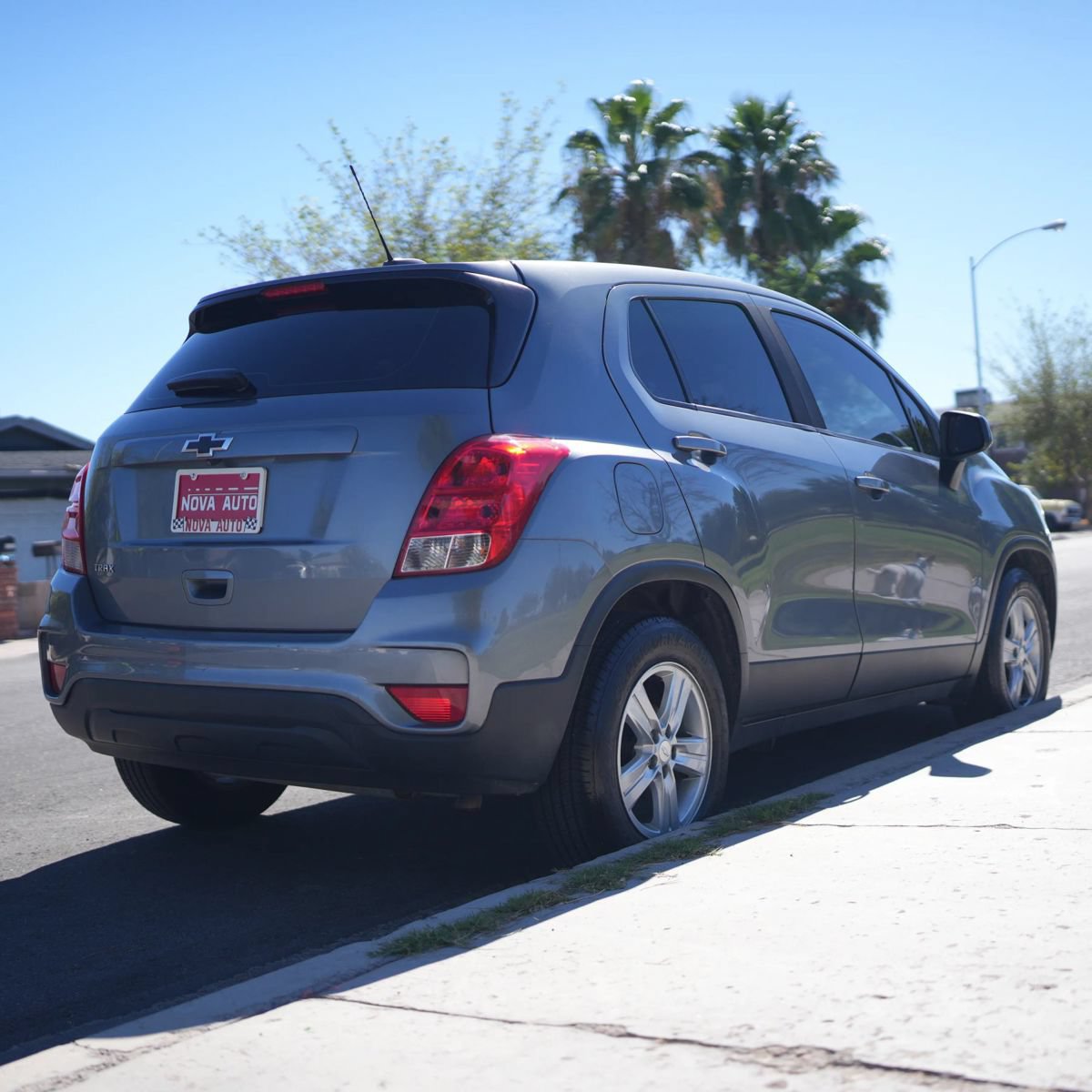 Used 2020 Chevrolet Trax LS FWD image 11