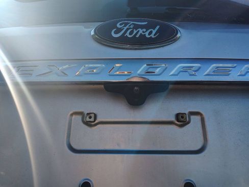 Used 2018 Ford Explorer Limited AWD/4WD image 8