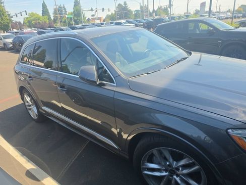 Used 2025 Audi Q7 3.0T Premium Plus w/ Premium Plus Package AWD/4WD image 2