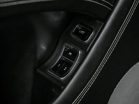 Used 2017 Bentley Bentayga image 15