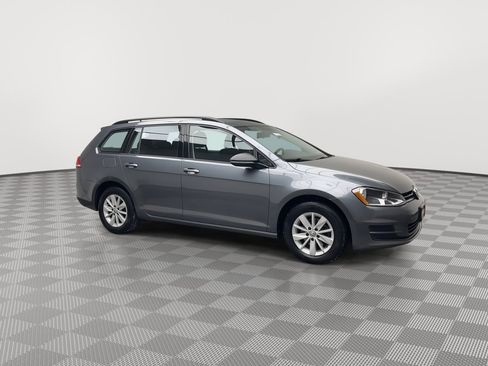 Used 2016 Volkswagen Golf S image 34
