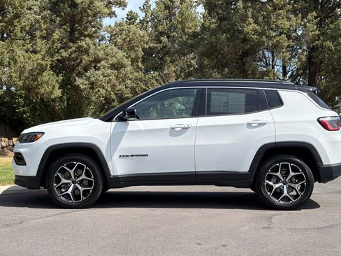 Used 2025 Jeep Compass Limited AWD/4WD image 7