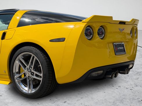 Used 2007 Chevrolet Corvette Coupe w/ Preferred Equipment Group RWD image 24