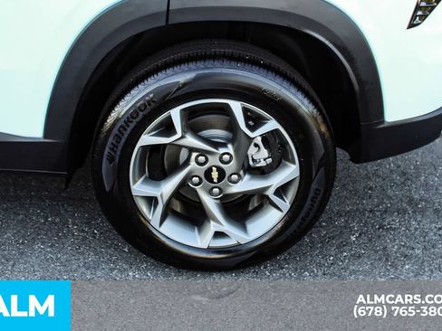 Used 2025 Chevrolet Trax LT FWD image 15
