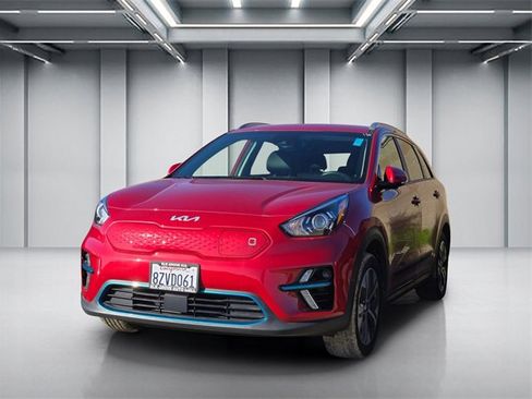 Used 2022 Kia Niro EX w/ Cold Weather Package image 3