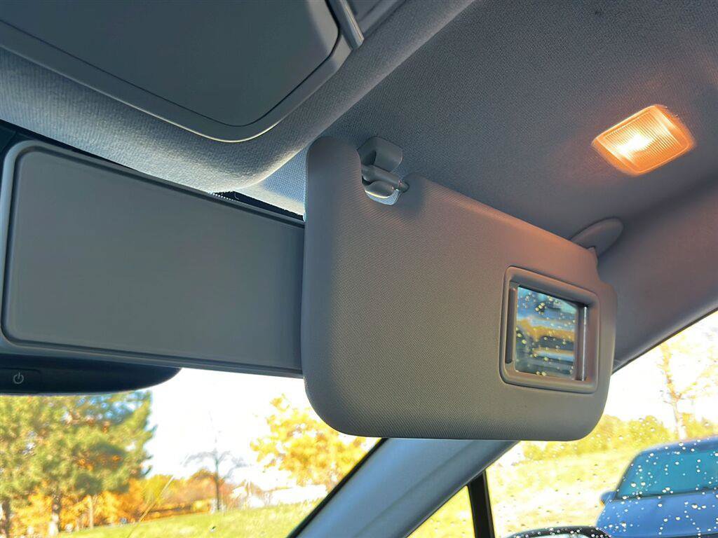 Used 2019 Toyota Prius Limited FWD image 19