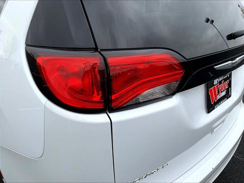 Used 2024 Chrysler Voyager LX FWD image 23
