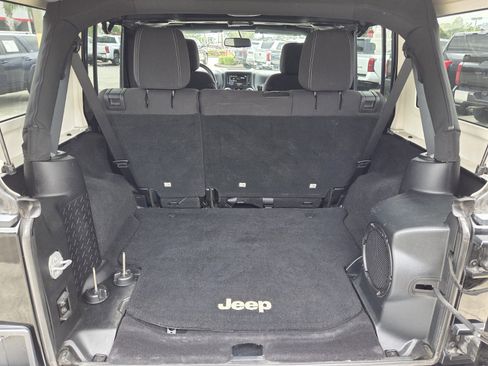 Used 2014 Jeep Wrangler Unlimited Sahara w/ Connectivity Group image 9