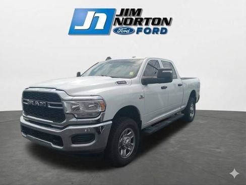 Used 2024 RAM 3500 Tradesman w/ Chrome Appearance Group AWD/4WD image 4