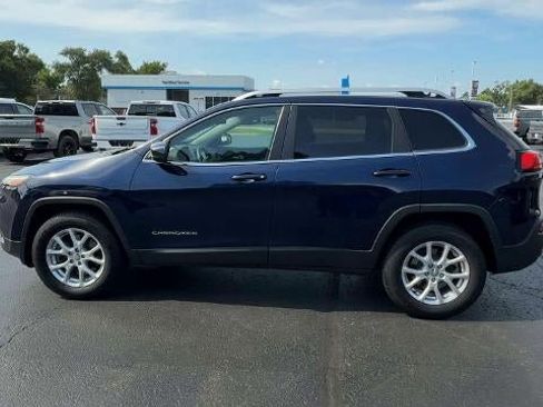Used 2016 Jeep Cherokee Latitude AWD/4WD image 5