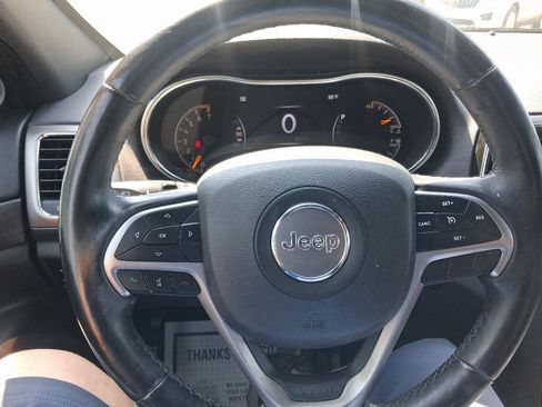 Used 2019 Jeep Grand Cherokee Altitude RWD image 10