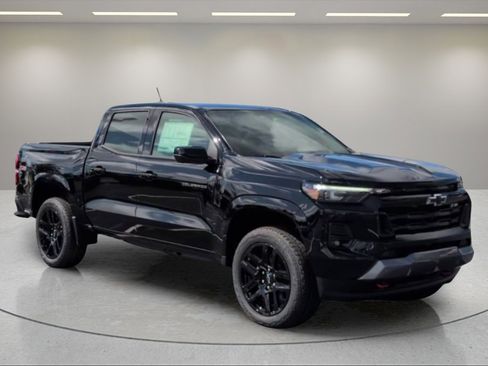 New 2025 Chevrolet Colorado Z71 w/ Technology Package image 1