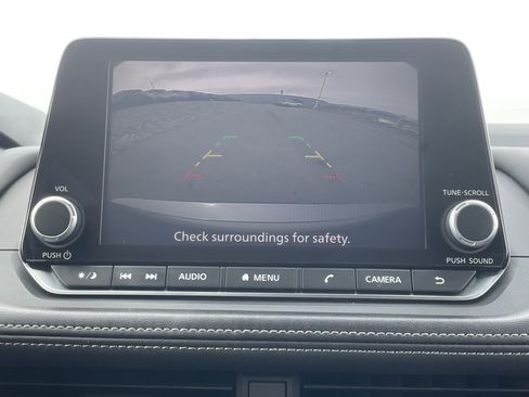 Used 2024 Nissan Rogue SV image 24