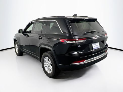 Used 2023 Jeep Grand Cherokee Laredo w/ Luxury Tech Group I AWD/4WD image 7