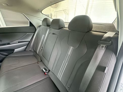 Used 2025 Hyundai Elantra SEL FWD image 22