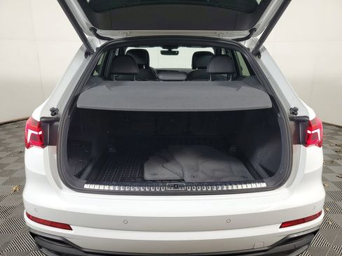 Used 2024 Audi Q3 2.0T Premium w/ Convenience Package image 9