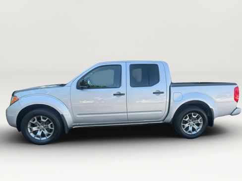 Used 2020 Nissan Frontier SV RWD image 3