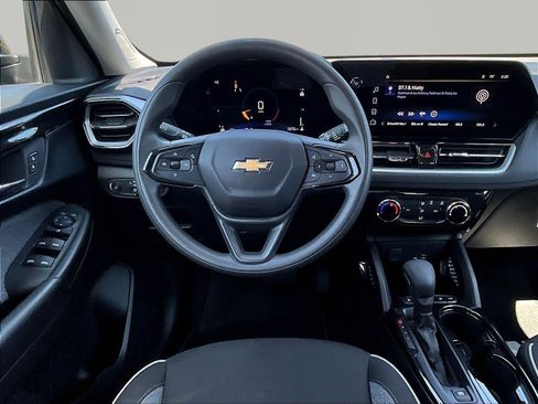 Used 2026 Chevrolet TrailBlazer LT AWD/4WD image 8
