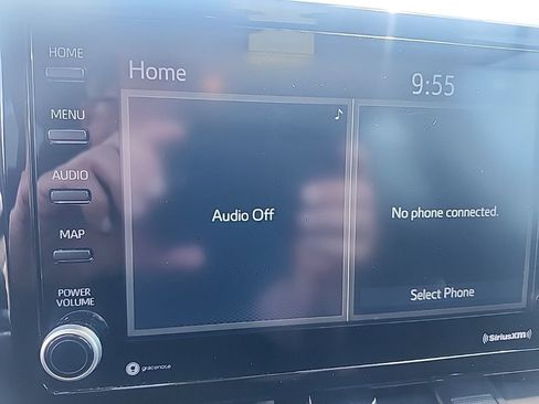 Used 2022 Toyota Corolla LE image 3