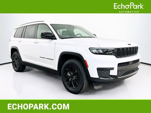 Used 2024 Jeep Grand Cherokee L Laredo image 1