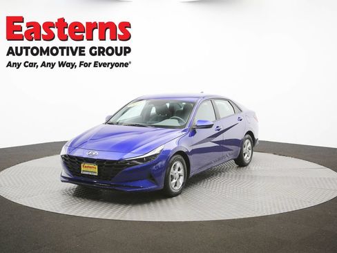 Used 2023 Hyundai Elantra SE w/ Preferred Accessory Package FWD image 54