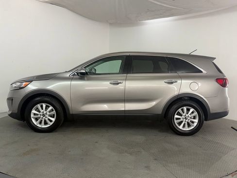 Used 2019 Kia Sorento FWD V6 image 4