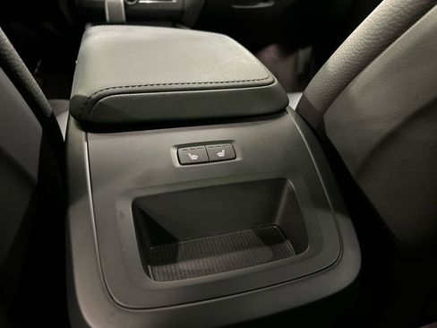 Certified 2025 Volvo XC60 B5 Plus image 24