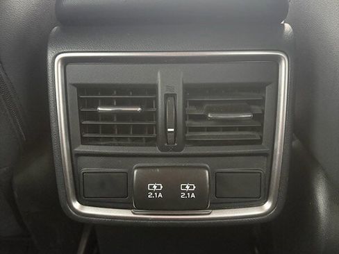 Used 2023 Subaru Forester Premium image 17