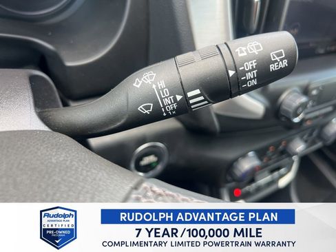 Used 2024 GMC Terrain SLT image 39