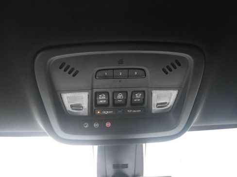 Used 2023 Chevrolet Traverse Premier w/ Redline Edition AWD/4WD image 30